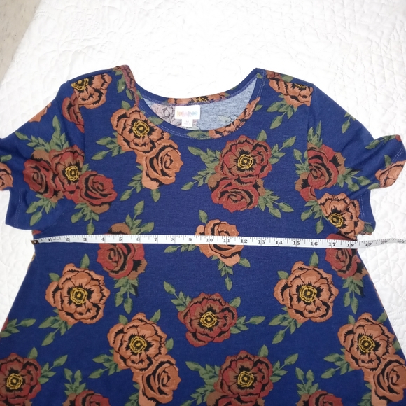 LULAROE T-SHIRT DRESS SHORT SLEEVE NAVY/FLOWERS - Picture 7 of 12